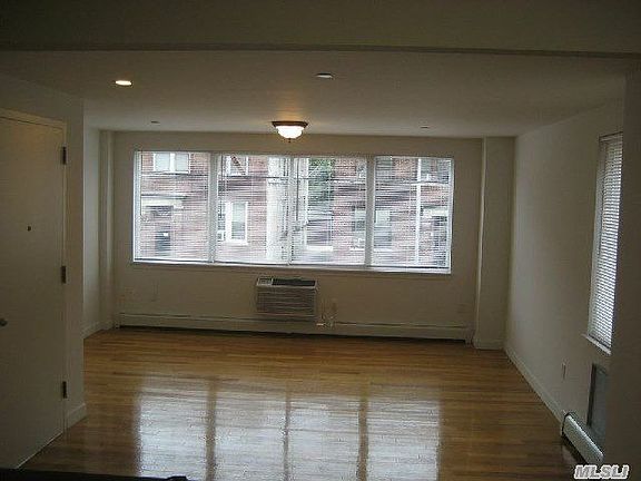 5th image of 3080 47th St