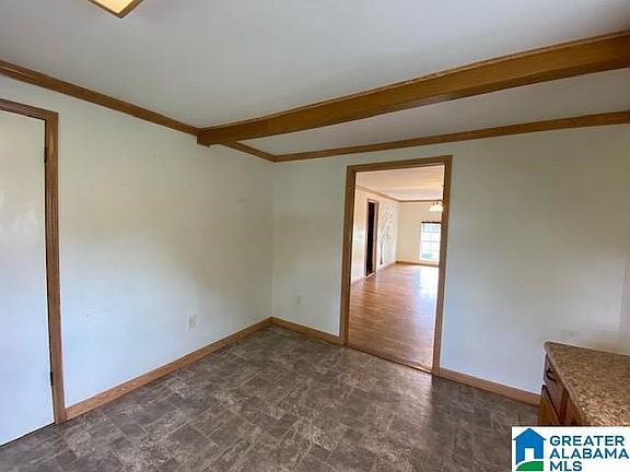 4th image of 75 Riverview Dr