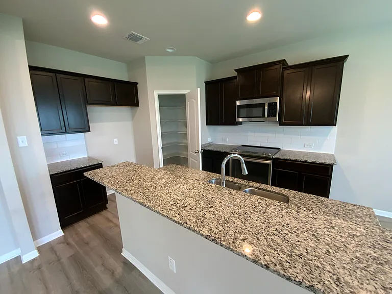 1236 Grand Oak Trl — Photo 3