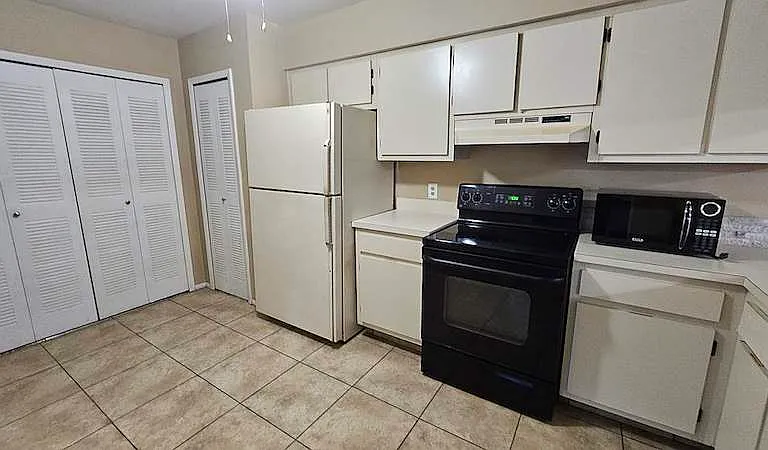 1304 Sophie Blvd — Photo 17