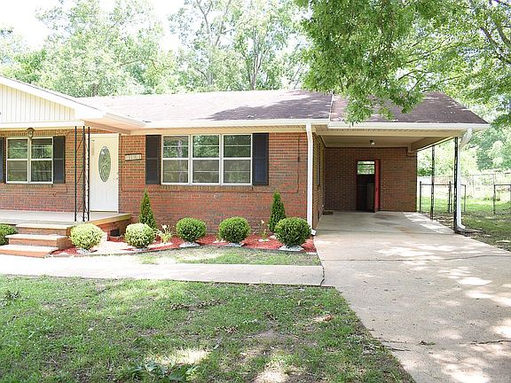 3rd image of 77 Vickie Ln
