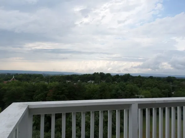 1300J Cedar Ridge Dr, Radford, VA 24141