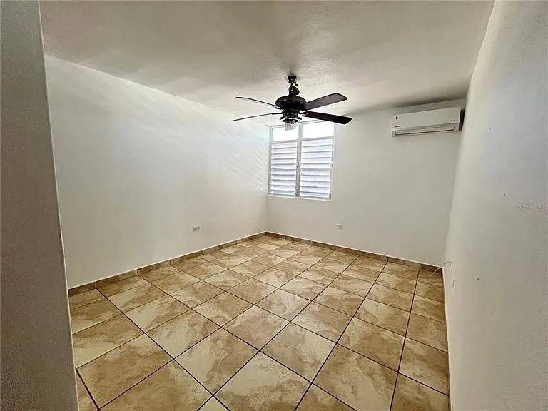 345 Calle Tulipan — Photo 19