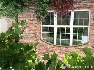 4065 N Meadow View Dr, Fayetteville, AR 72703