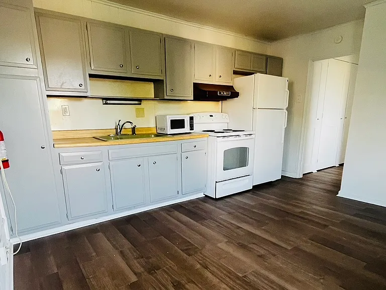 500 Fern Ave #2 — Photo 2