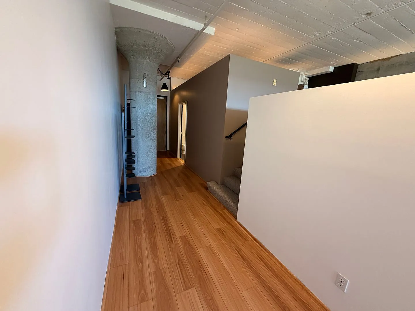 Beautiful Loft In Emeryville! — Photo 3