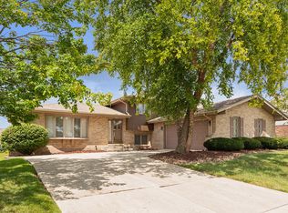 8124 Compton Rd, Woodridge, IL 60517