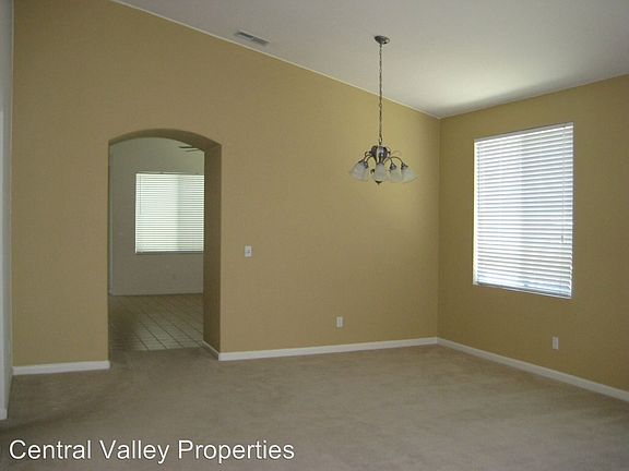 2nd image of 621 Tulare Ct