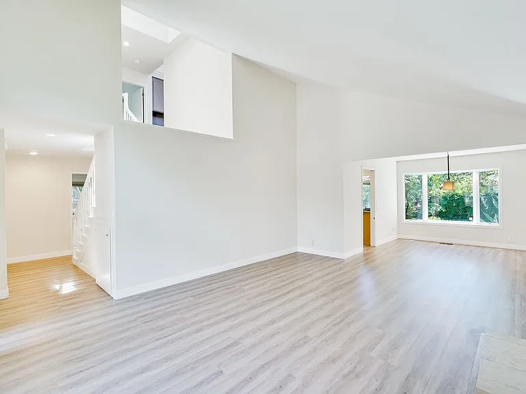 803 Runningwood Cir — Photo 6