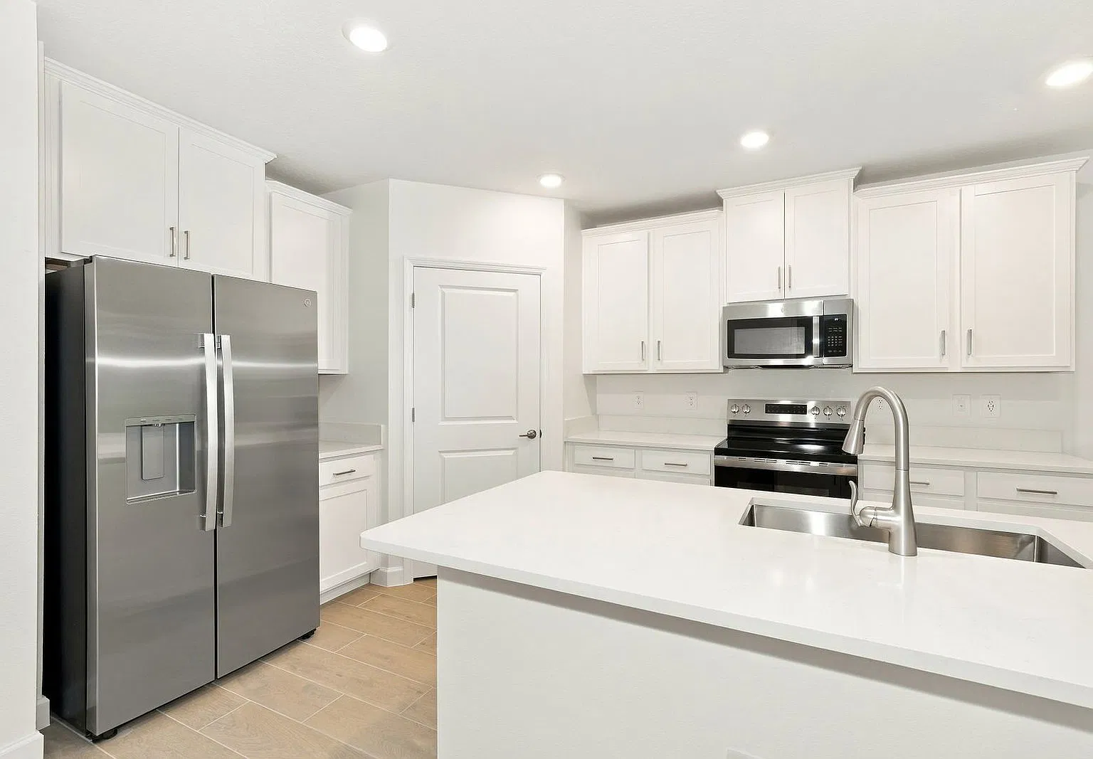 2 bed, 2.0 bath, 1398 sqft, $1,995 — Photo 2