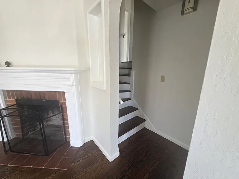 616 Miramontes St — Photo 8