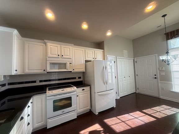 4th image of 316 Arvada Dr