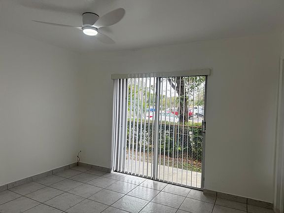 3rd image of 2829 Van Buren St APT 103