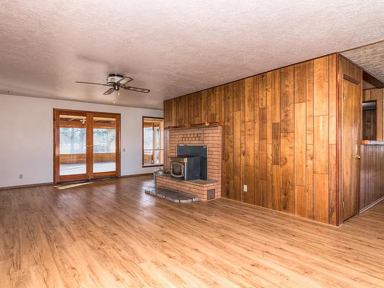 63310 Deschutes Market Rd — Photo 4
