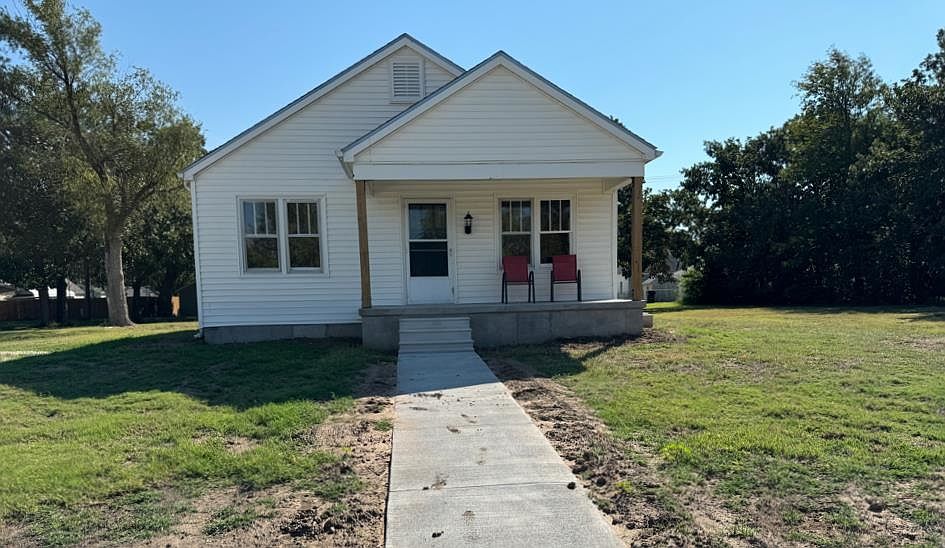 1st image of 304 N Main St
