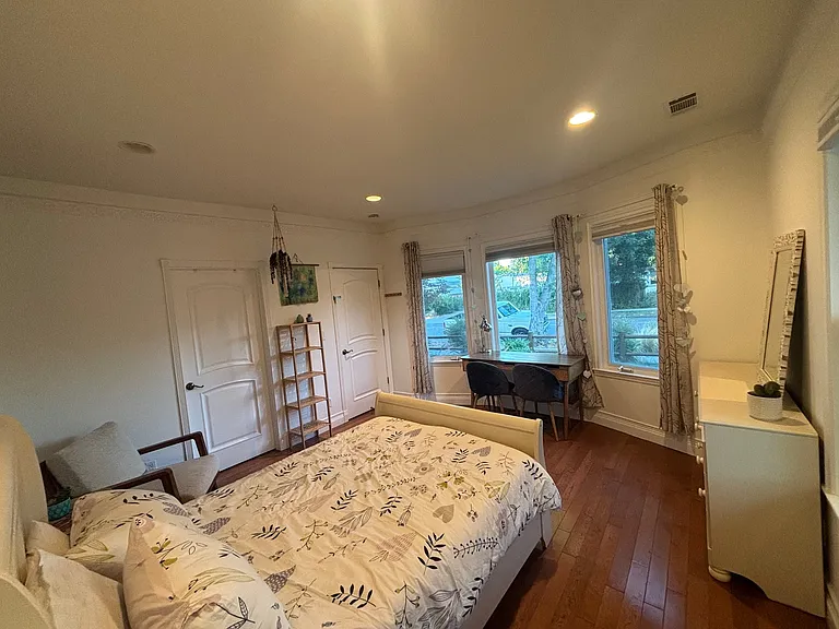 596 Pettis Ave — Photo 9