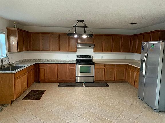 5th image of 1649 Crown Point Dr