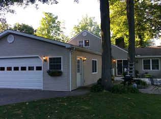 984 W Shore Dr, Stanton, MI