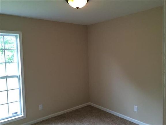 3rd image of 1048 Freedom Dr