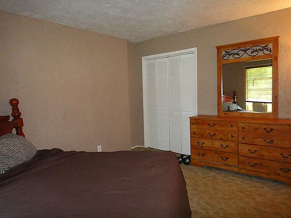 5th image of 47 Blue Lake Dr