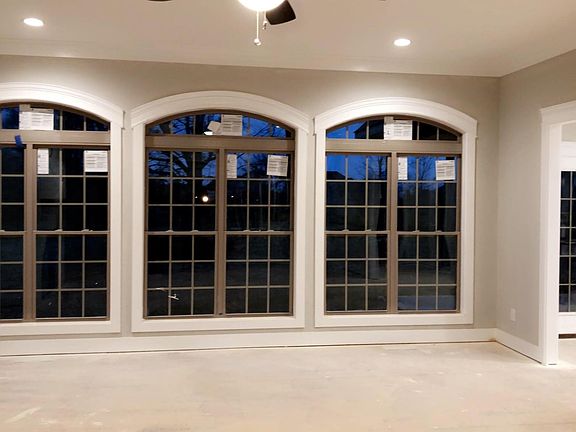 3rd image of 187 Carriage Pl