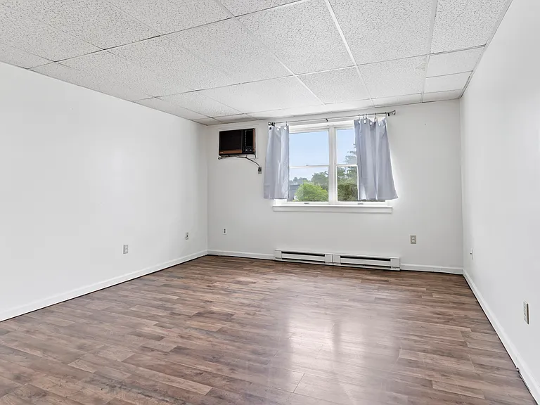 270 W 2nd St #270 — Photo 14