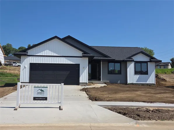 1820 Shady Grove Rd SW, Cedar Rapids, IA 52404