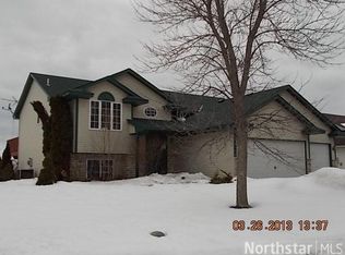 25770 Goldfinch Ave, Wyoming, MN 55092