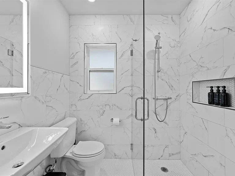 2201 Leon St #D — Photo 18