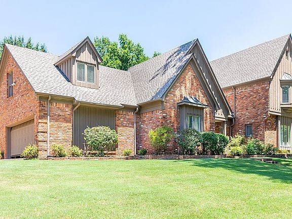 3rd image of 2542 Horsham Dr