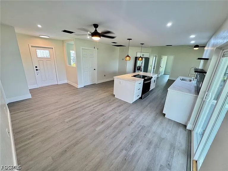 145 SW 28th Ter — Photo 1