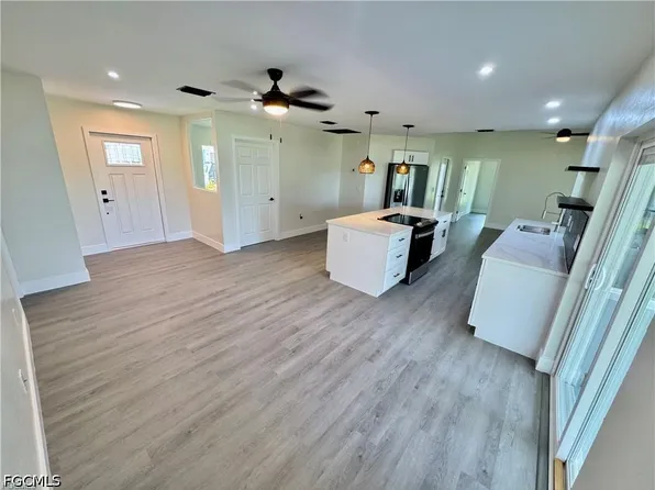 145 SW 28th Ter, Cape Coral, FL 33914