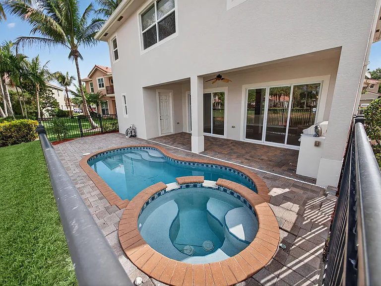12054 Aviles Circle Palm — Photo 42