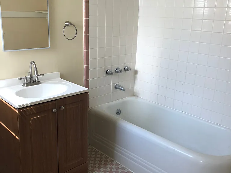 936 Pacific Ave #B — Photo 4