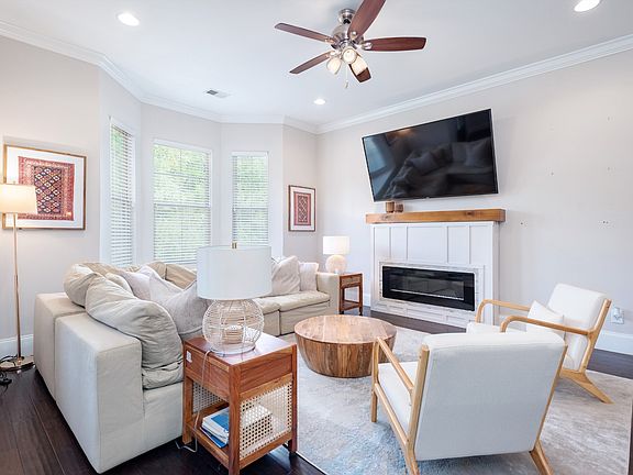 4th image of 218 Cedar Place Row