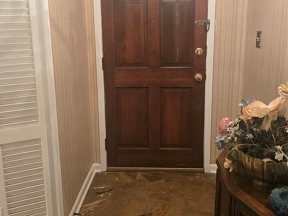 3rd image of 3830 Malabar Rd