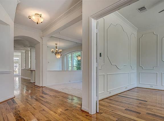 4th image of 4109 Silverwood Ln #4109