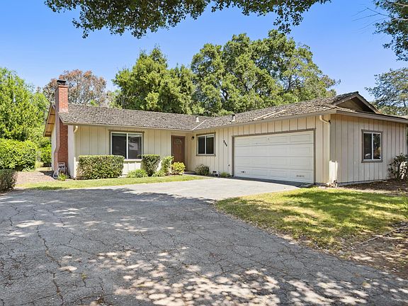 3rd image of 866 Woodland Ct