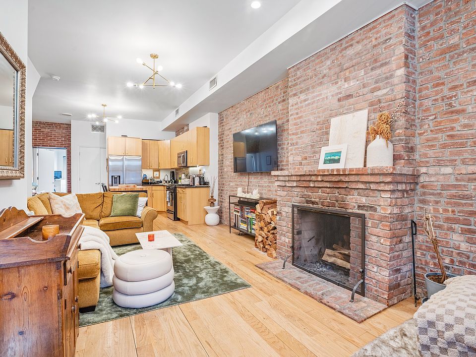 1st image of 53 Douglass St APT 1