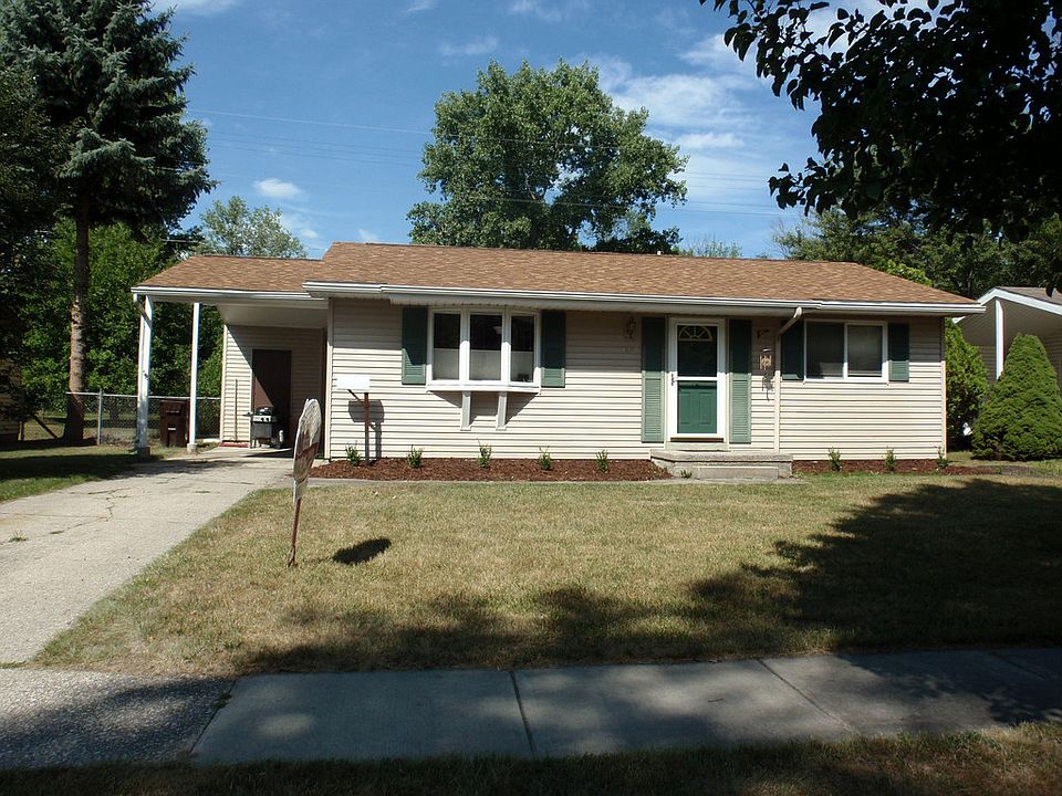 Take a Look at this Very Well Maintained Retirement or Starter Home Only Minutes to Stratford Park! Many Updates, Kitchen, Bathroom, Hardwood Floors in the Bedrooms & Carpet in the Living Room. Solid Surface Countertops. Ceramic Tile in the Bathroom, Entry Way, Kitchen & Laundry Room. Hot Water Heater in Oct. 2015. Private Fenced In Backyard & a Good Size Storage Shed. All the Appliances are included. Everything is all on One Floor, Open Floor Plan!