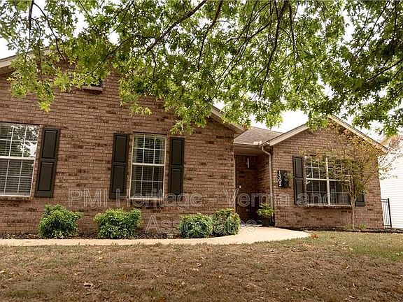 2nd image of 1302 N Tradition Ave