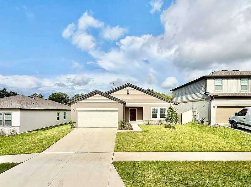 4 bed, 3.0 bath, 2164 sqft, $2,450 — Photo 4