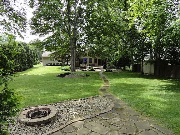 5th image of 1619 Sunny Estates Dr