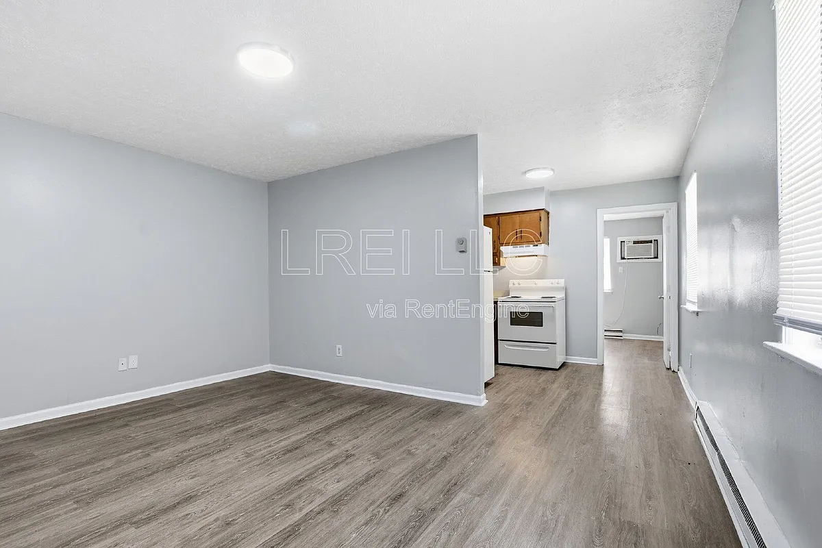 Building Photo - 176 Thistlewood Ave #4