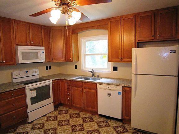 5th image of 17 Briar Dr