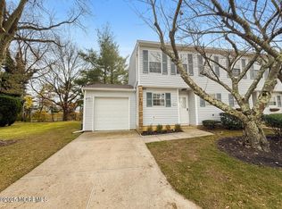 17 Apple Dr, Spring Lake, NJ 07762