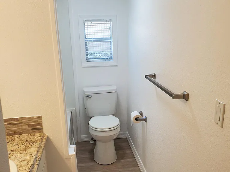 6811 Rochelle Ave #7 — Photo 9