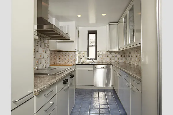 Sold by Stribling | media 16