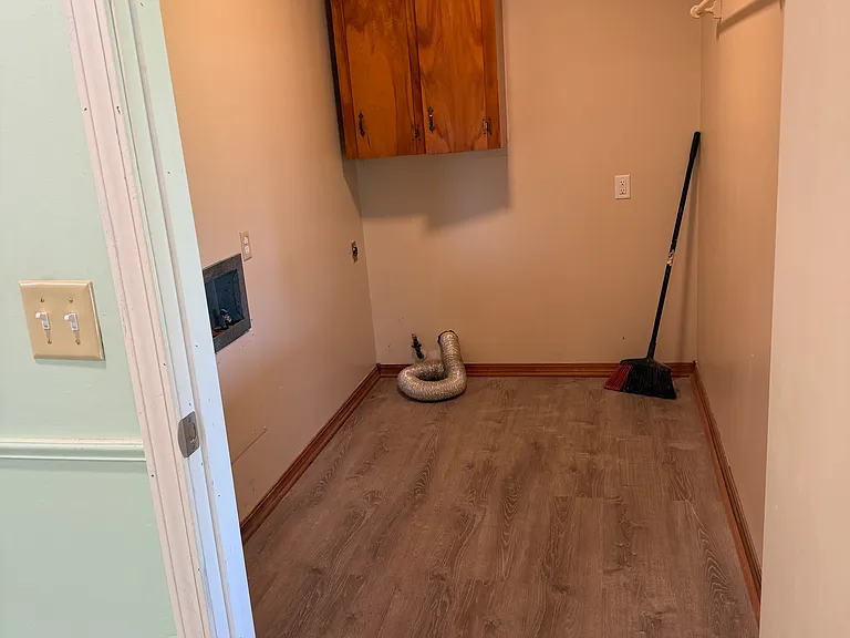 1204 W New Hope Rd — Photo 15
