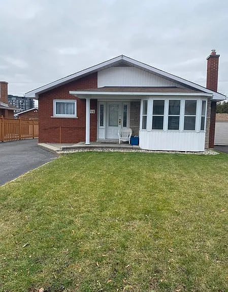 704 Claude St #B — Photo 1